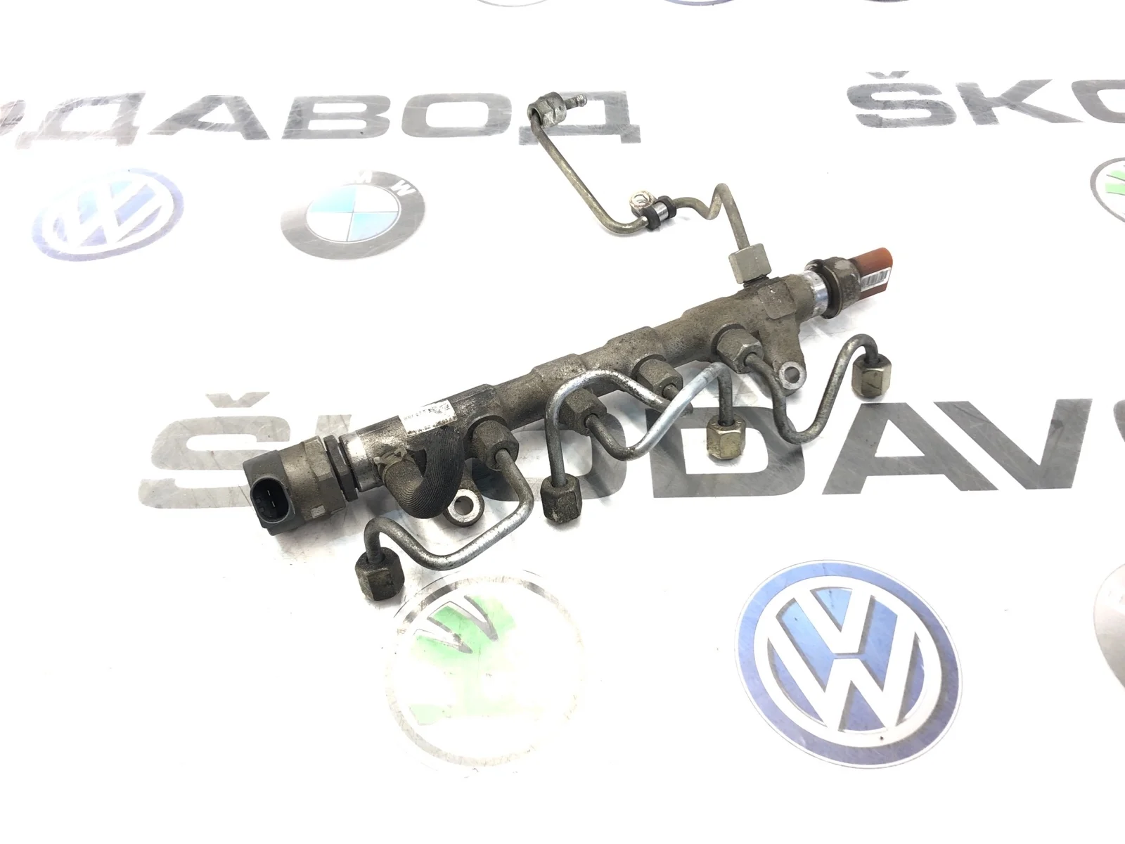 Топливная рампа Volkswagen Passat 2013 03L130089J B7 (NMS) АМЕРИКА 2.0 CFFB