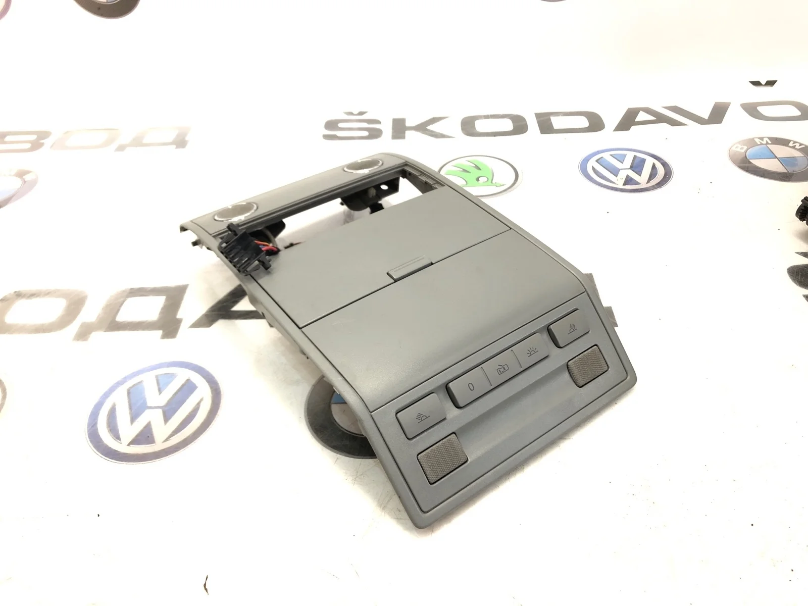 Подочечник (очёчник) Volkswagen Touareg 2007 7L6867508F5J6 1 GP РЕСТАЙЛИНГ 3.0 BKS