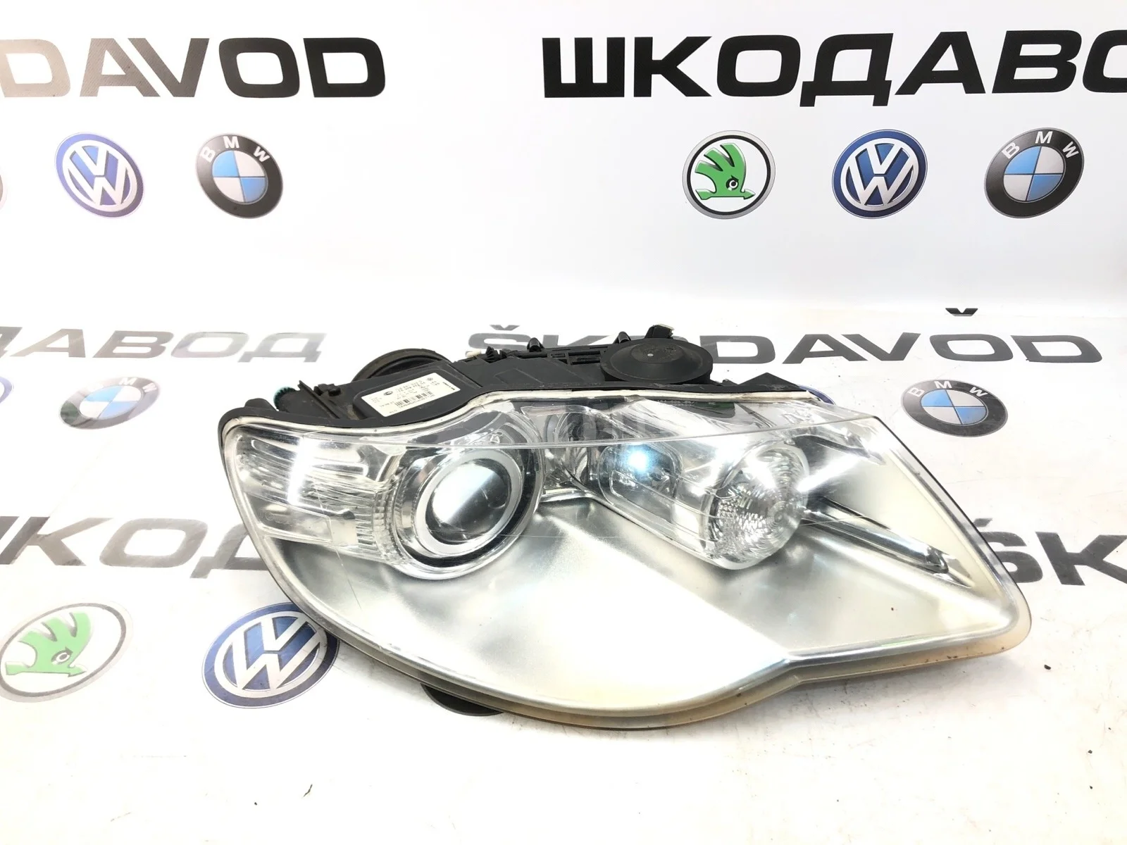 Фара ксенон Volkswagen Touareg 2007 7L6941032D 1 GP РЕСТАЙЛИНГ 3.0 BKS, передняя правая