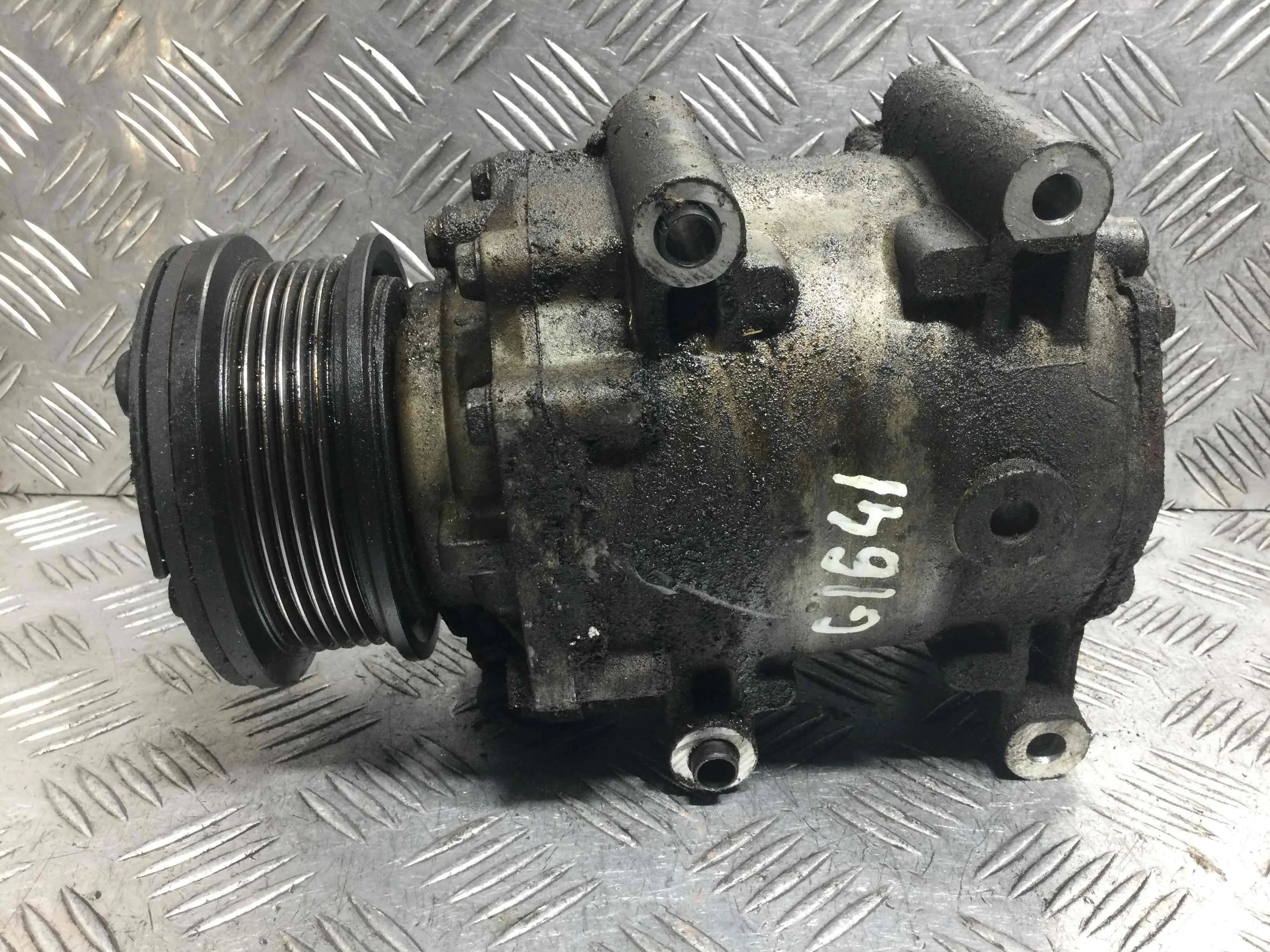 Компрессор кондиционера Ford Mondeo Mondeo III 2000 - 2007 бензин 1.8 i Механика Седан