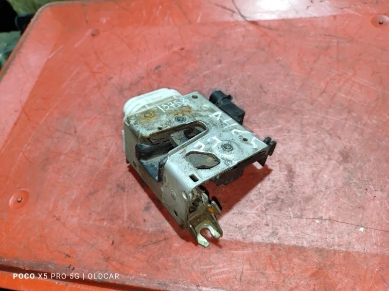 Замок двери Audi A4 B5 1996 Седан