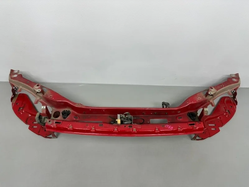 Передняя панель Volvo V50 1
