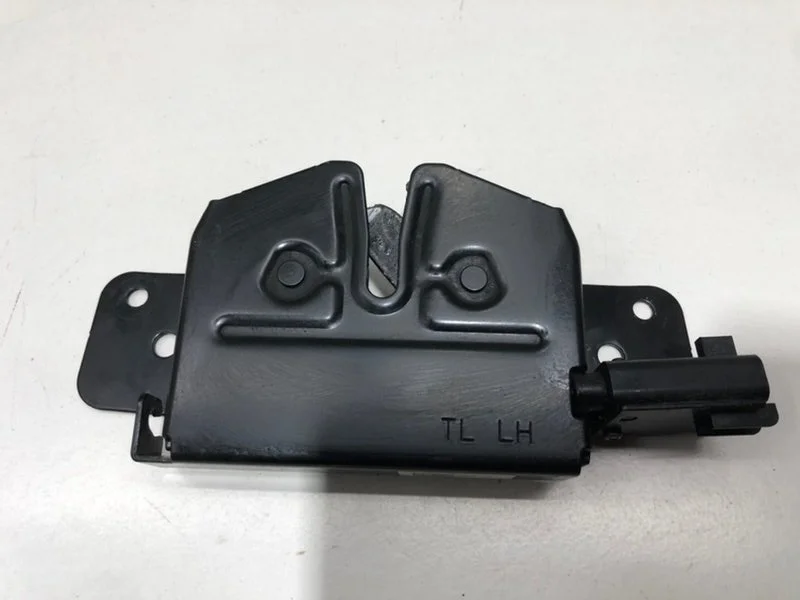 Замок капота Hyundai Tucson 3