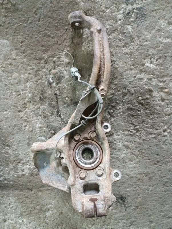 Кулак поворотный правый Nissan Pathfinder (R51M) 2004-2013 2006 Внедорожник