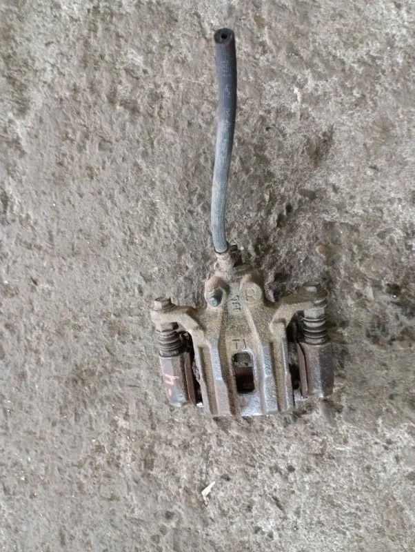 Суппорт задний правый Nissan Pathfinder (R51M) 2004-2013 2008 44011EB30A