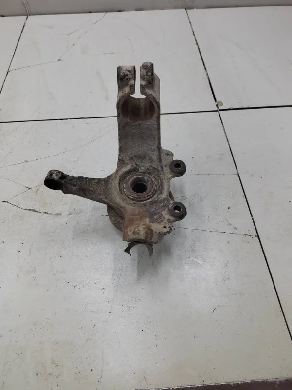 Кулак поворотный левый Ford Focus 2 СЕДАН AODA 2.0