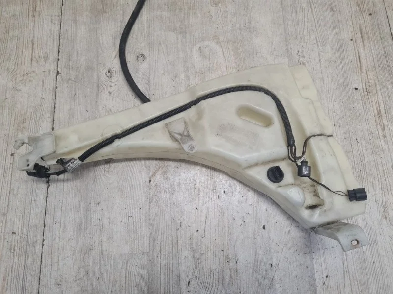 Бачок омывателя VW Touareg 2003-2010 7L