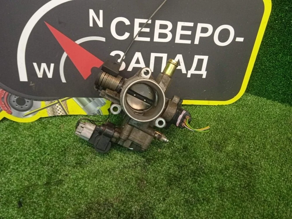 Дроссельная заслонкa Toyota Corolla 2005 ZZE120