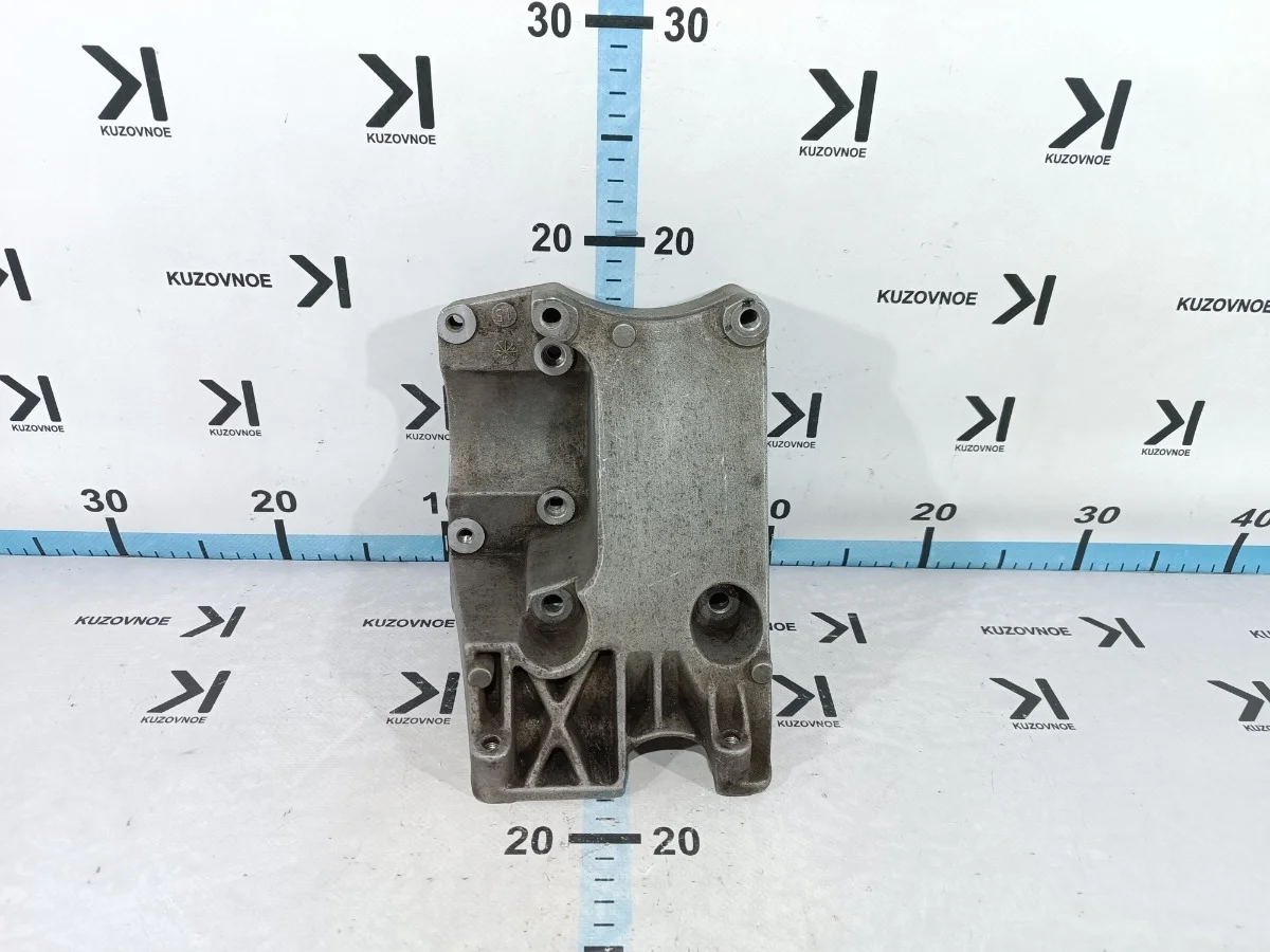 Кронштейн кондиционера Ford Focus 2015 CB8