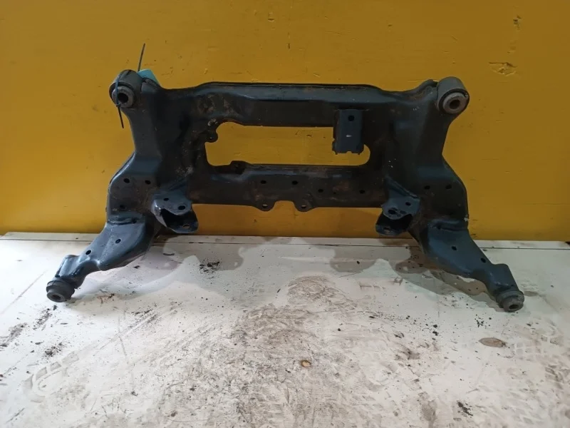 Подрамник Nissan X-Trail T30 2000-2007