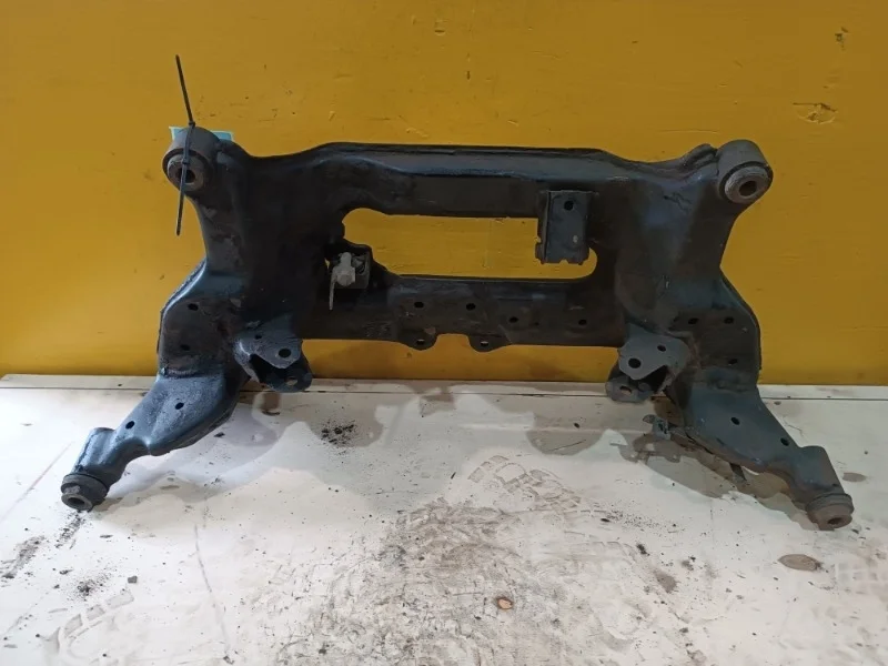 Подрамник Nissan X-Trail T30 2000-2007
