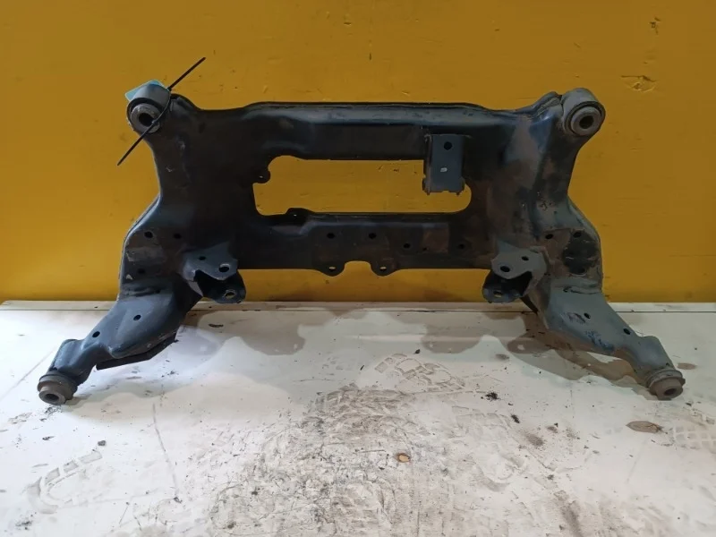 Подрамник Nissan X-Trail T30 2000-2007