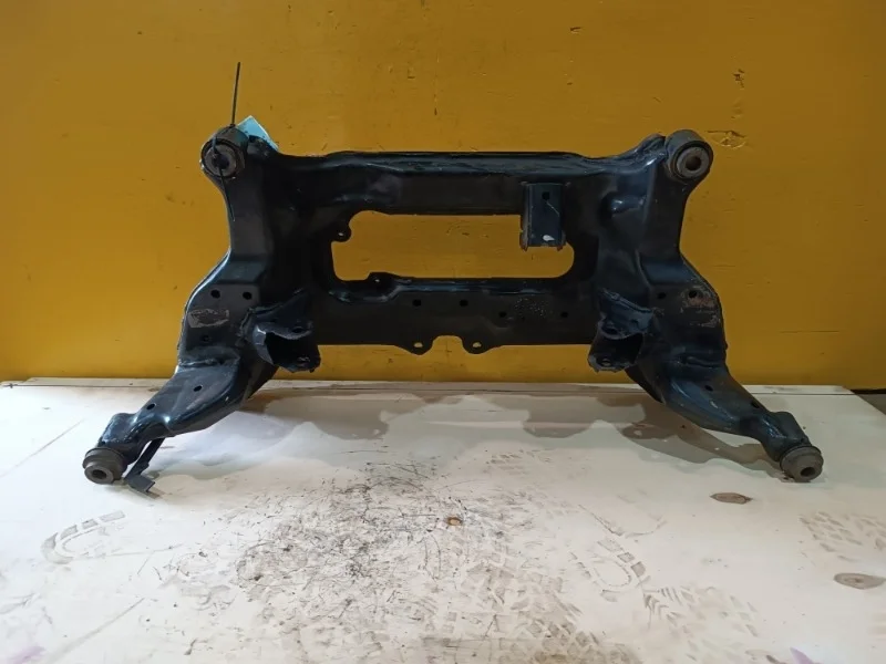 Подрамник Nissan X-Trail T30 2000-2007