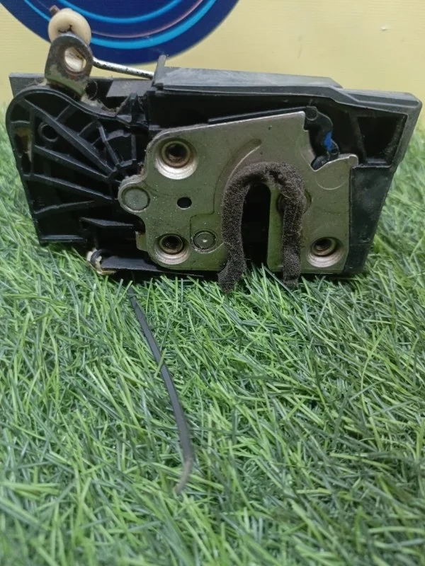 Замок двери Renault Logan 2 2014-2020 805034719R, передний левый