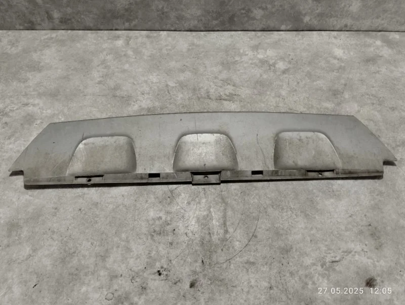 Накладка на бампер передняя Volkswagen Tiguan 5N2