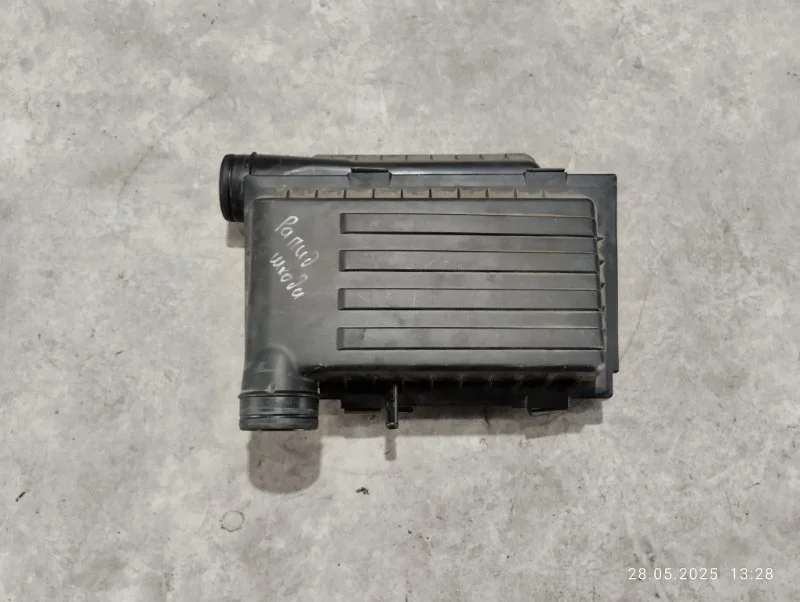 Корпус воздушного фильтра Skoda Rapid NH3 CAXA