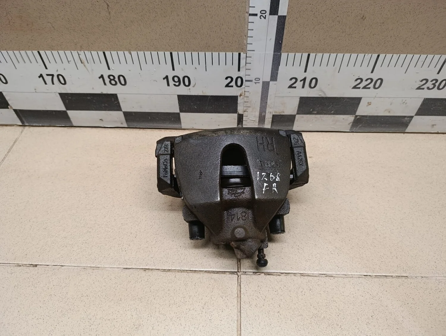 Суппорт передний правый Focus II 2005-2008