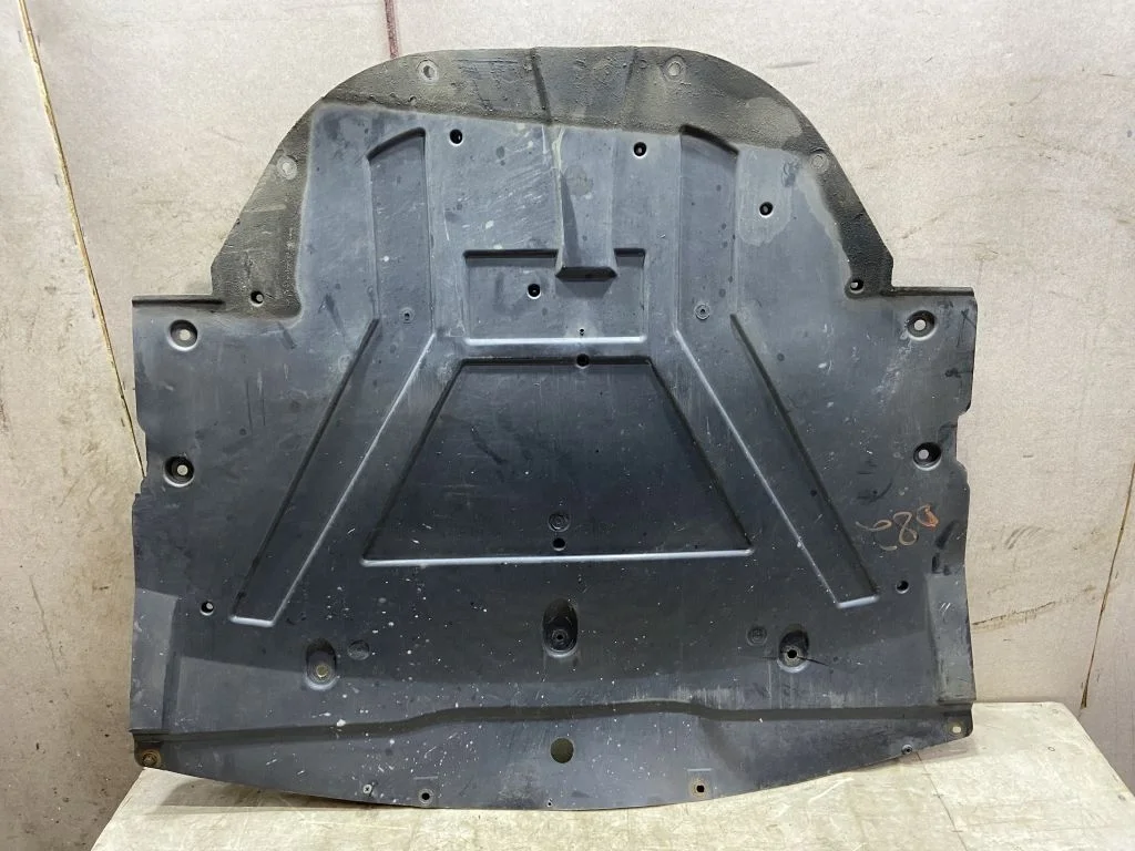 Пыльник двигателя центральный Nissan Qashqai J11