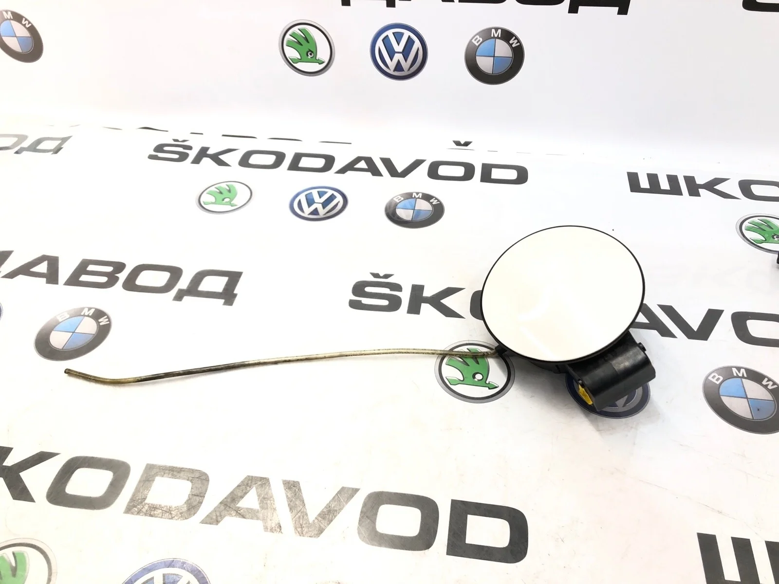 Лючок бензобака Skoda Yeti 2014 5L6809857GRU 5L 2.0 CFJA