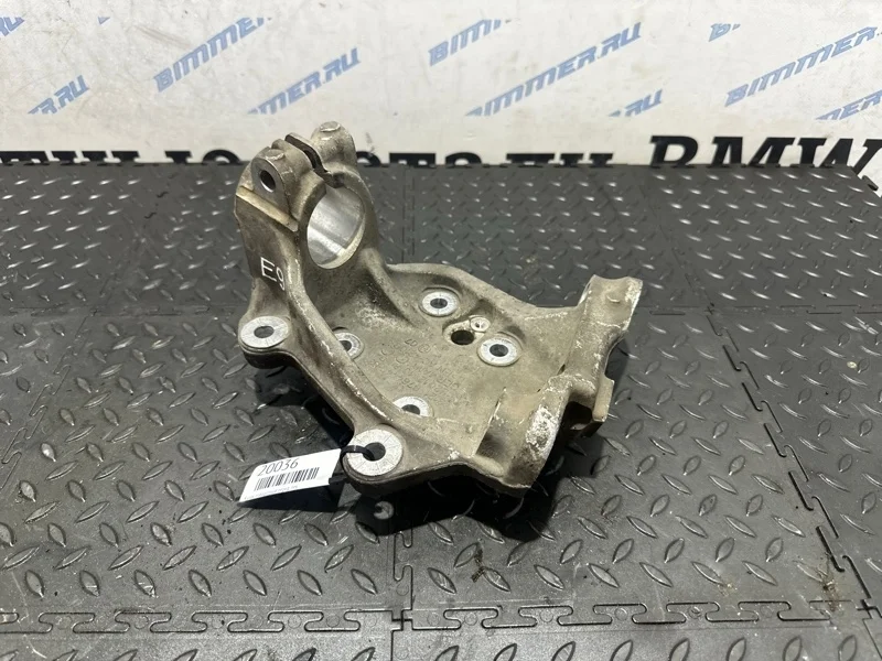 Кулак поворотный Bmw 31216793923 E92, передний левый