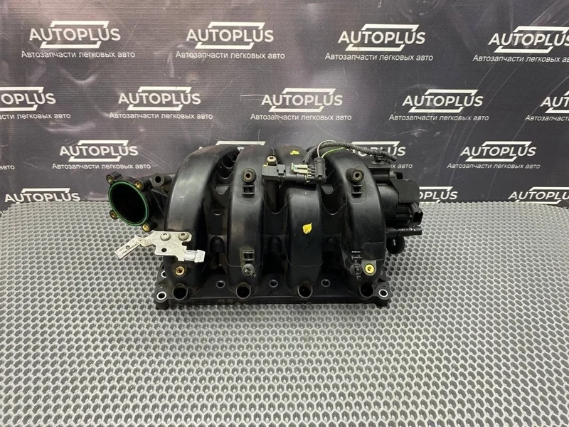 Впускной коллектор Chevrolet Cruze 2010 55571535 СЕДАН F18D4