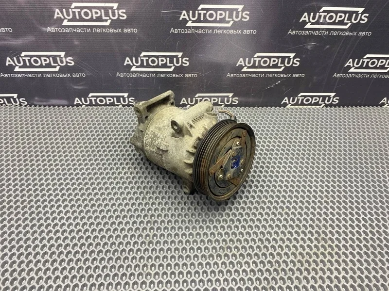 Компрессор кондиционера Renault Megane 2007 8200600110 СЕДАН K4M812