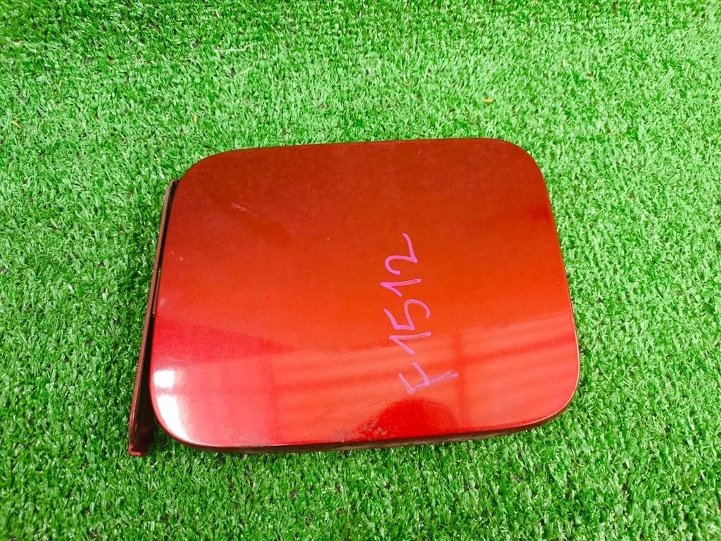 Б.у. лючок бензобака NISSAN JUKE F15E NISSAN JUKE F15E