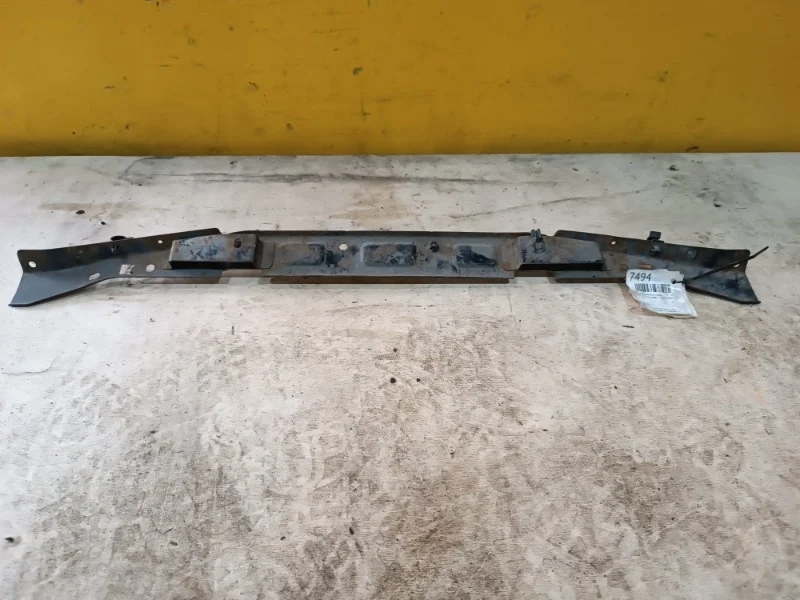 Кронштейн бампера MITSUBISHI Outlander 1 2003-2007