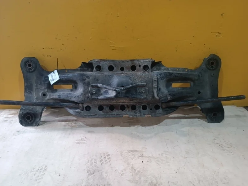 Подрамник Toyota Camry XV30 2000-2005