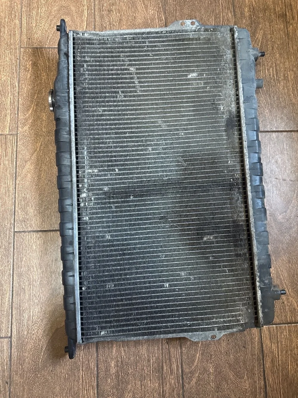 Радиатор охлаждения Kia Magentis I (2000—2003)