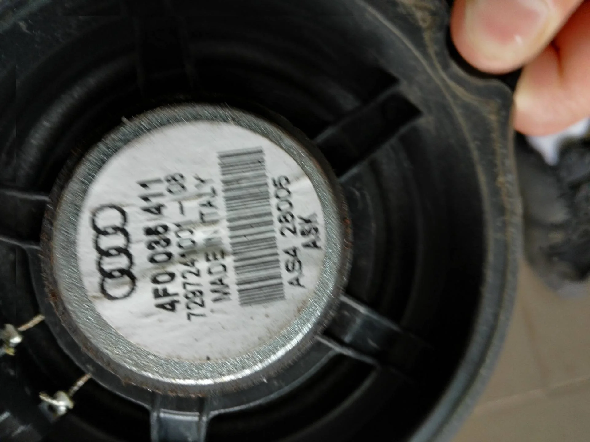 динамик двери передней Audi A6  2006
