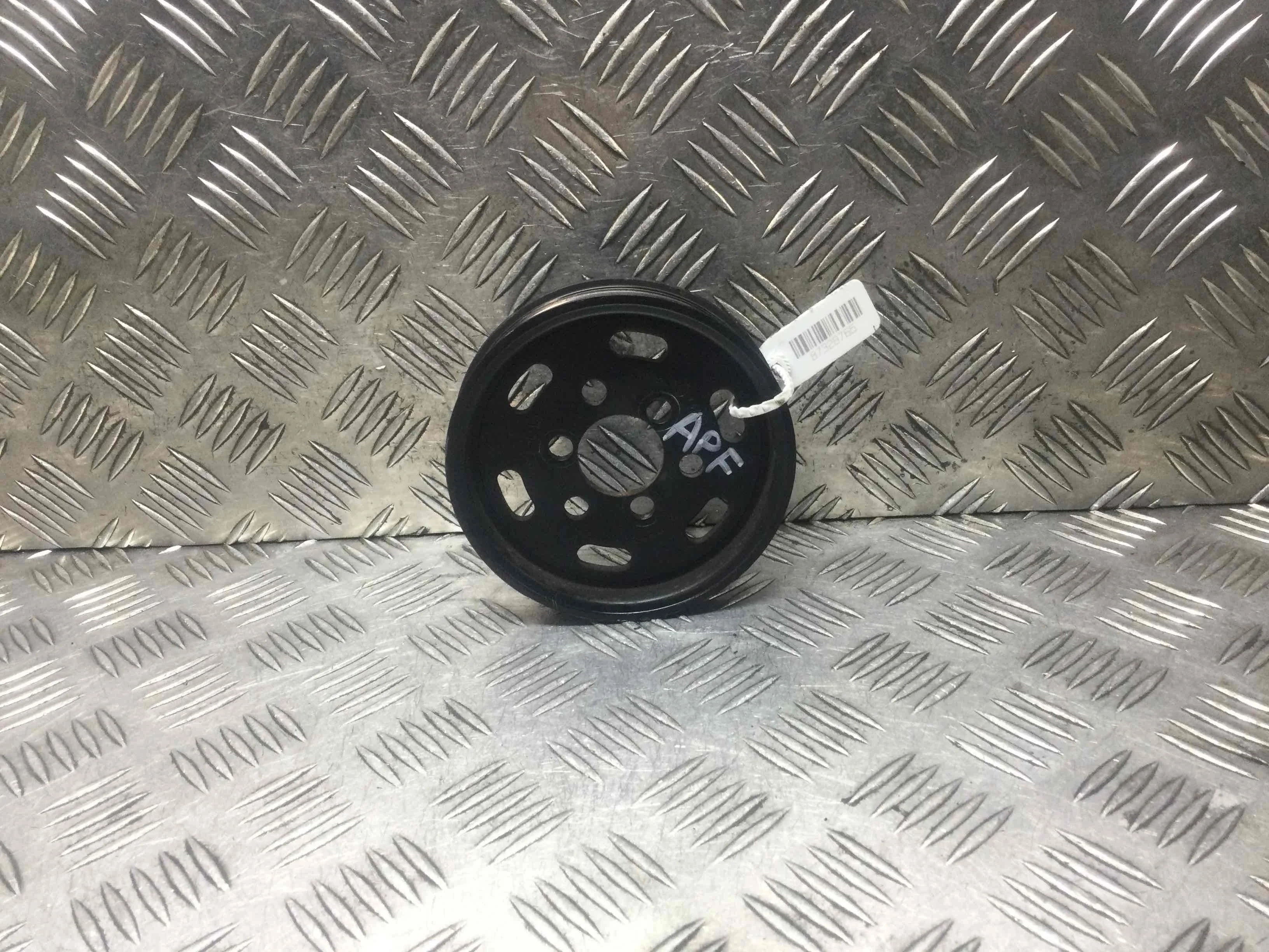 Шкив насоса гидроусилителя Volkswagen Golf 4 поколение (1997-2004) бензин 1.6 i Механика Х/б