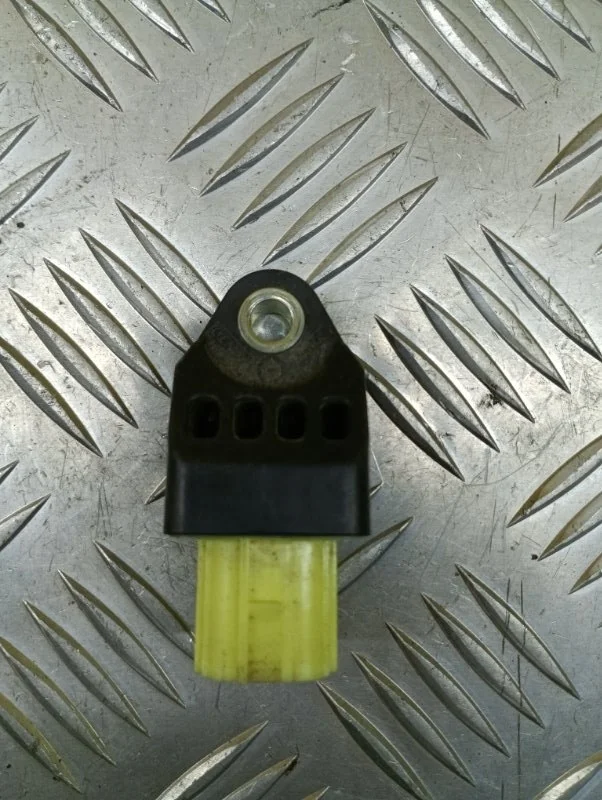 Датчик удара Toyota Land Cruiser Prado 150 (2009-2023) 2015 8983175020 ВНЕДОРОЖНИК