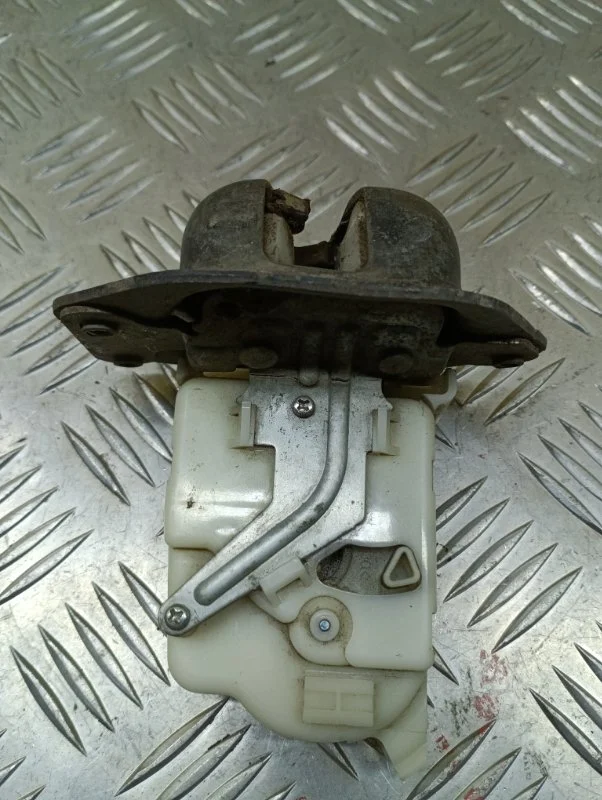 Замок багажника Nissan Pathfinder (R51M) 2004-2013 2008 Внедорожник