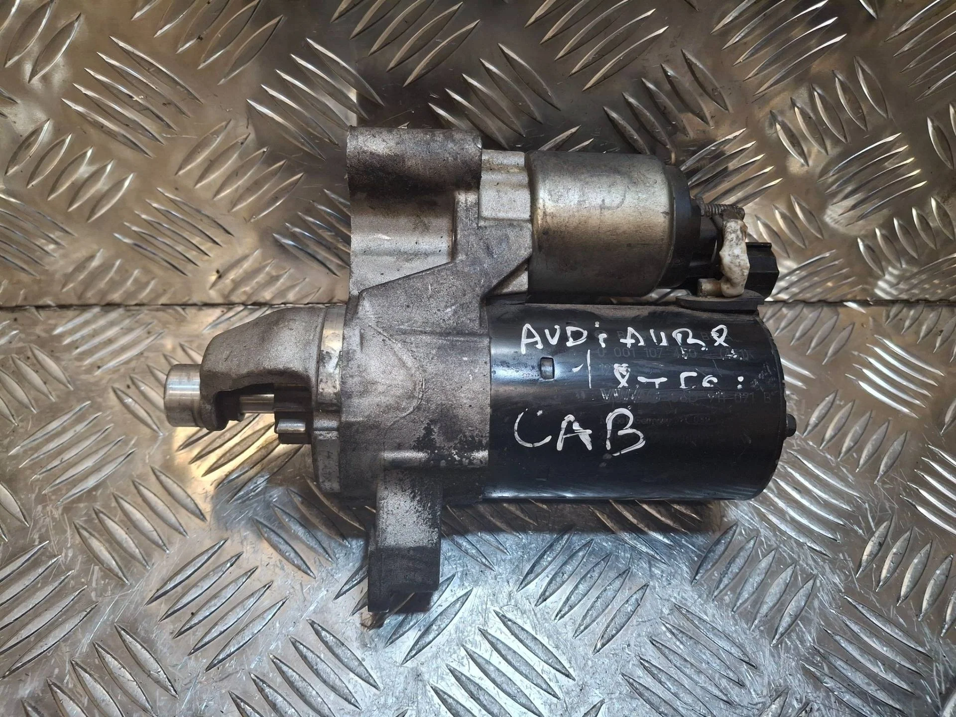 стартер Audi A4 B8/8K