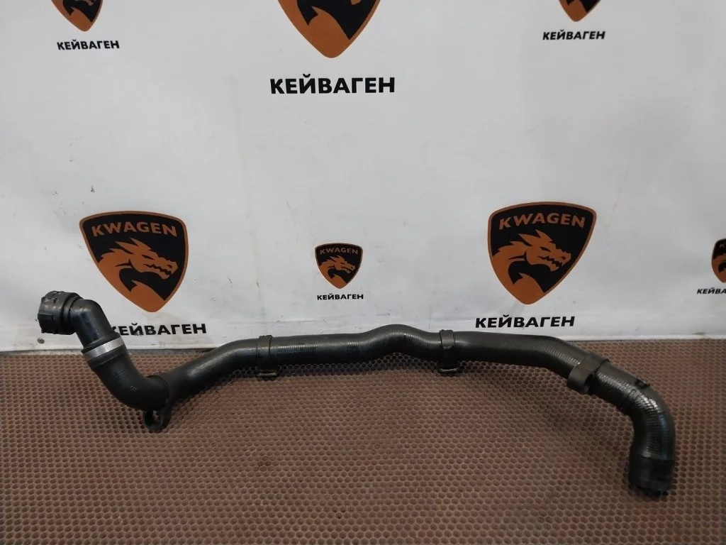 Патрубок системы охлаждения Volkswagen Touareg 2010 7P