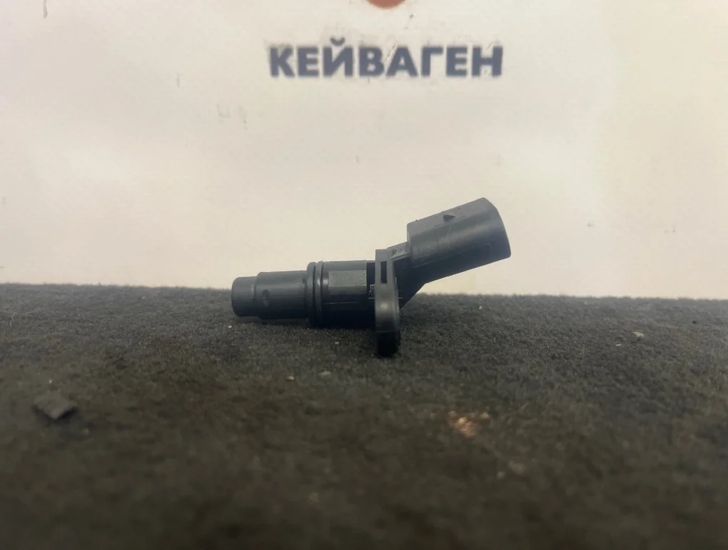 Датчик положения распредвала Volkswagen Transporter T5