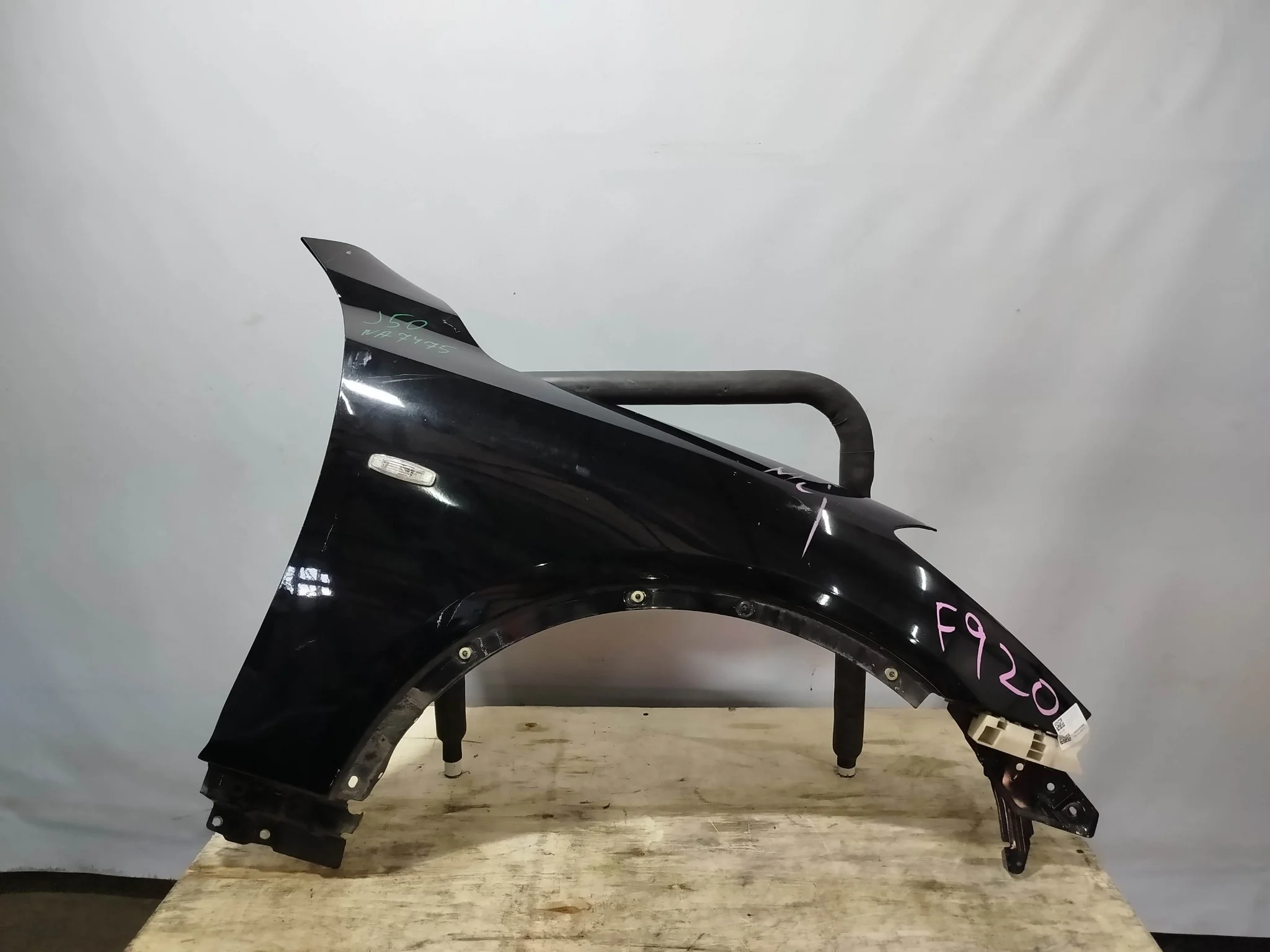 КРЫЛО NISSAN INFINITI EX25 EX35 EX37 QX50 SKYLINE CROSSOVER J50 NJ50 F31001BAAA ПЕРЕДНЕЕ ПРАВОЕ черный, KH3 NA7475