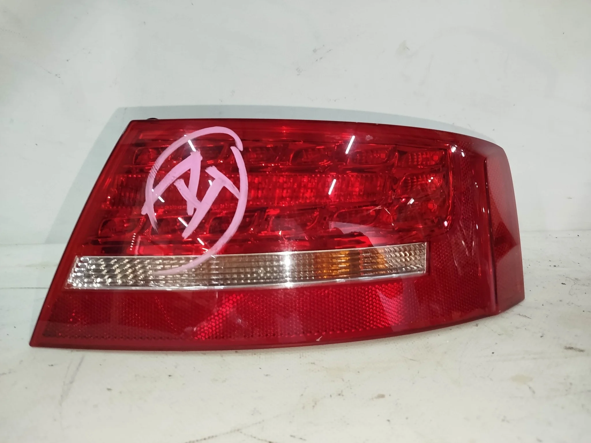 ФОНАРЬ AUDI A5 8TA LIFTBACK LED 1 МОДЕЛЬ ПРАВЫЙ 8T8945096D NA7460
