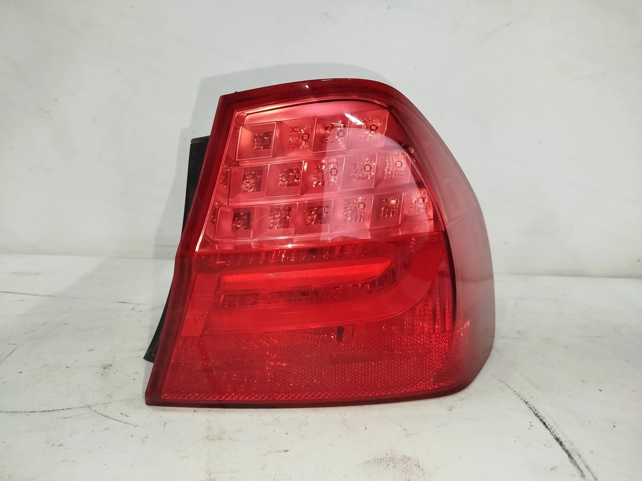 ФОНАРЬ BMW 3-SERIES E90 2592 SEDAN 2 МОДЕЛЬ ПРАВЫЙ 63217289426 NA7437