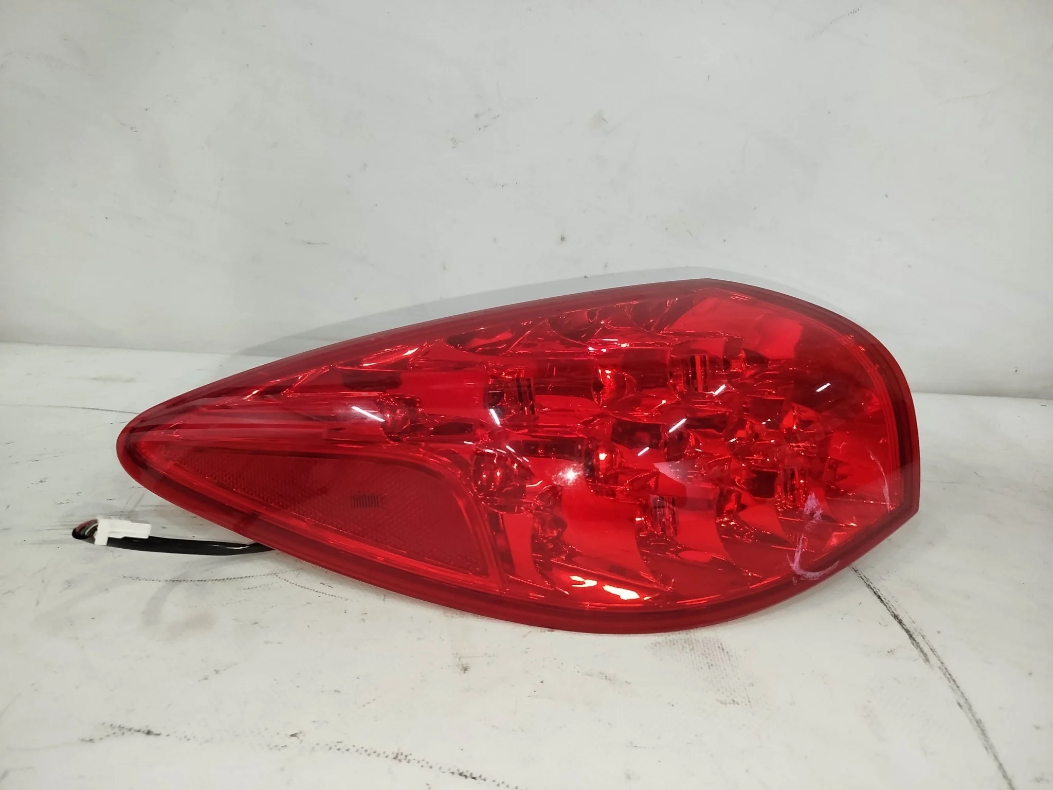ФОНАРЬ NISSAN INFINITI EX25 EX35 EX37 QX50 SKYLINE CROSSOVER J50 NJ50 7669 7008 ЛЕВЫЙ 265551BB0C NA7475