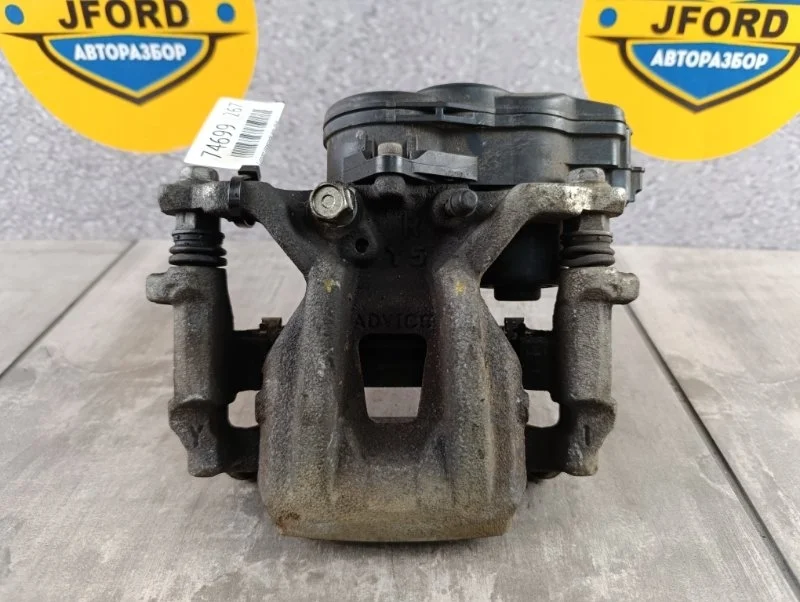 Суппорт тормозной Toyota Vellfire 2018 H30