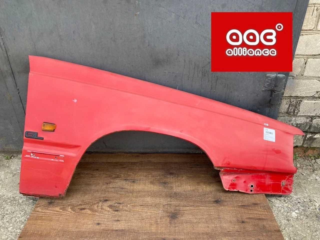 Крыло Volvo 850 1993 9152602 LS51, переднее правое