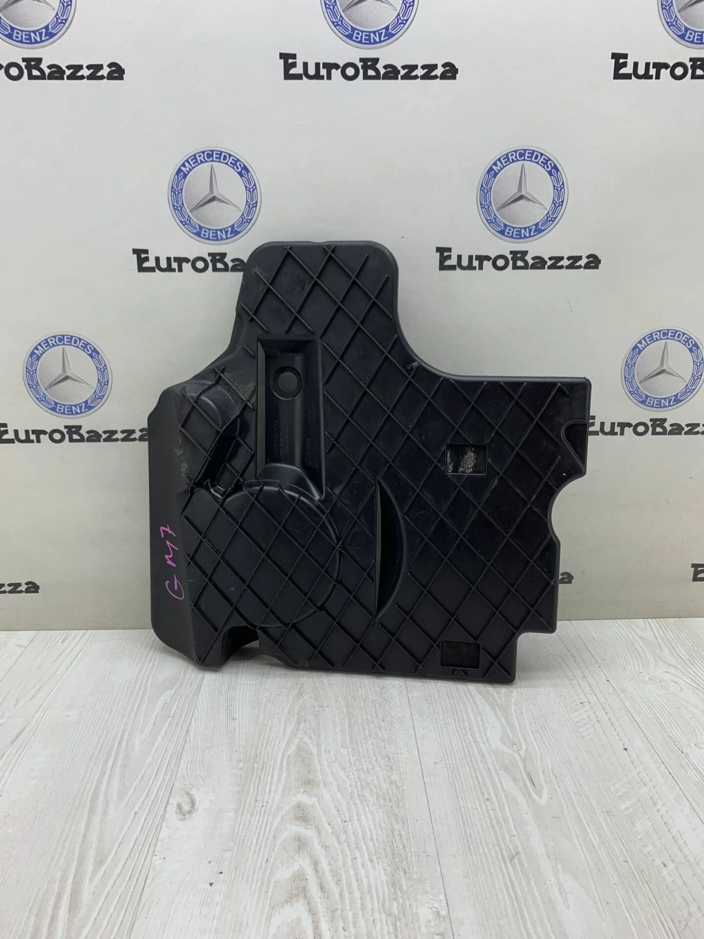 Крышка двигателя с кронштейном Mercedes Om651