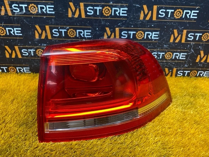 Фонарь задний Volkswagen Touareg 2013 7P
