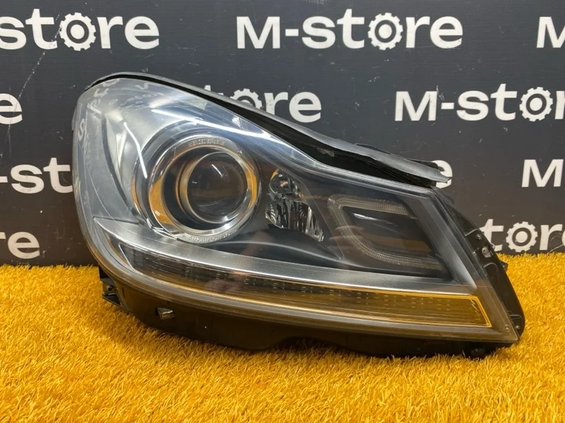 Фара Mercedes-Benz -Class 2012 C204