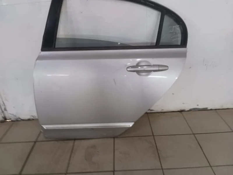 Дверь задняя левая Honda Civic 4D FD R18A1