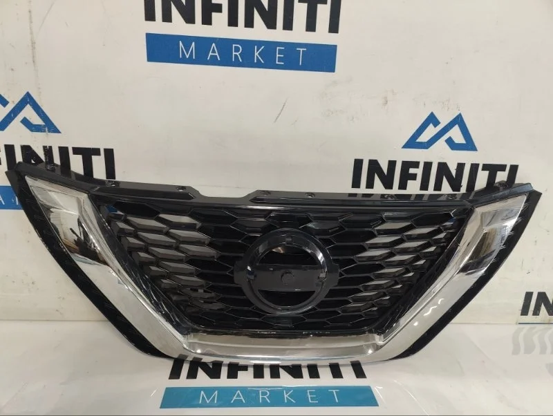 Решетка радиатора Nissan Qashqai J11