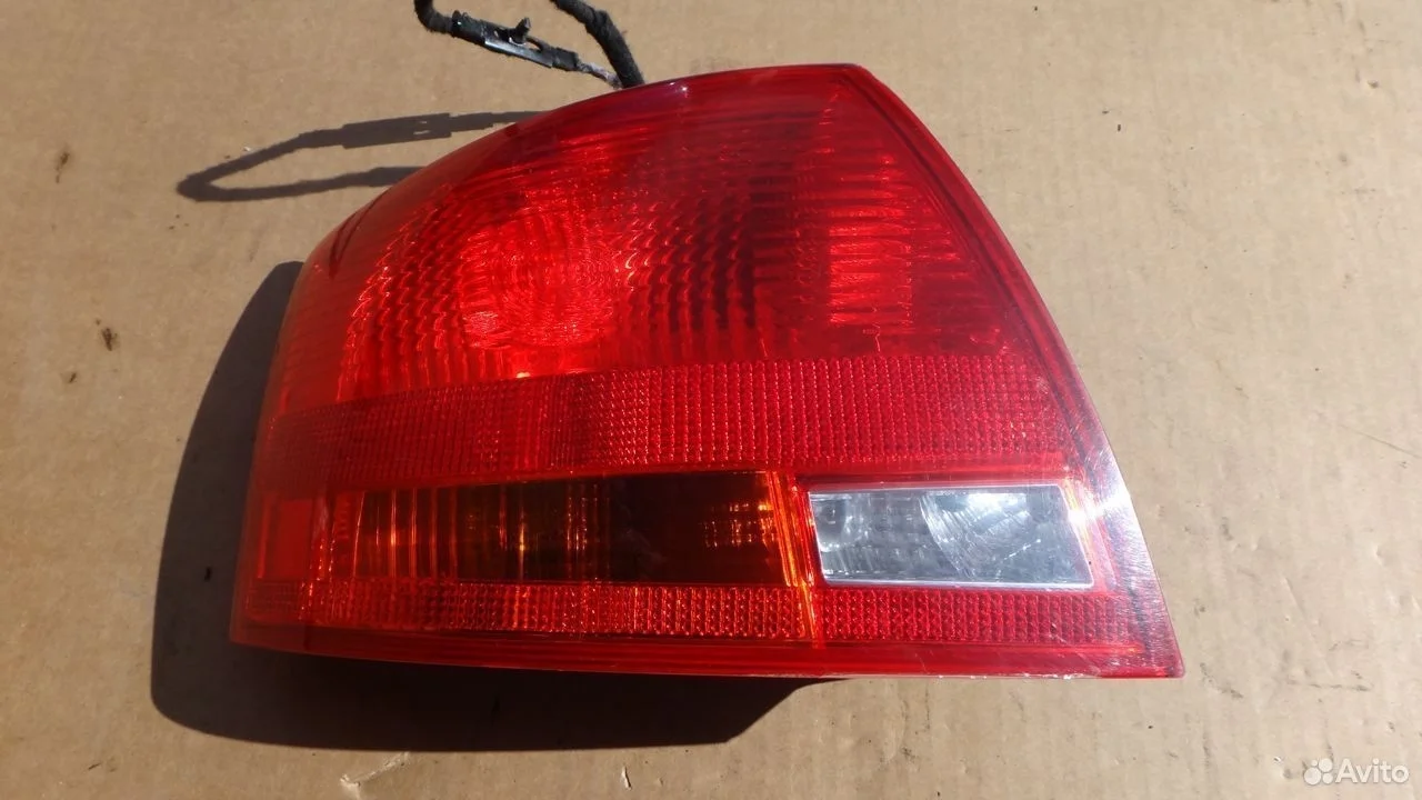 Фонарь задний левый audi a4 b7 avant 8e9945095e