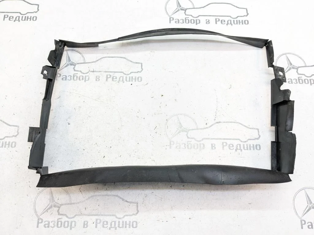Кожух радиатора Mercedes-Benz
